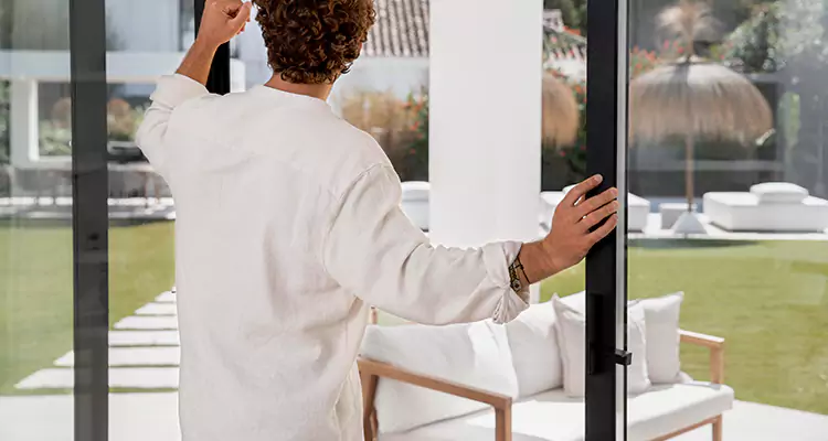 Sliding Screen Door Maintenance for Closing Issues in Wesley Chapel, FL